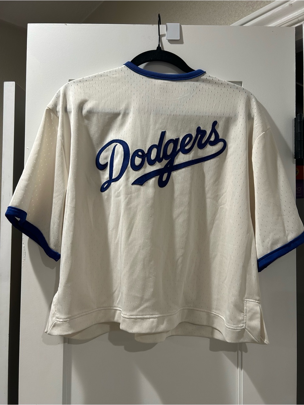 Champion Women’s LA Dodgers Cream & Blue Baseball Crop NWOT - Picture 3 of 5